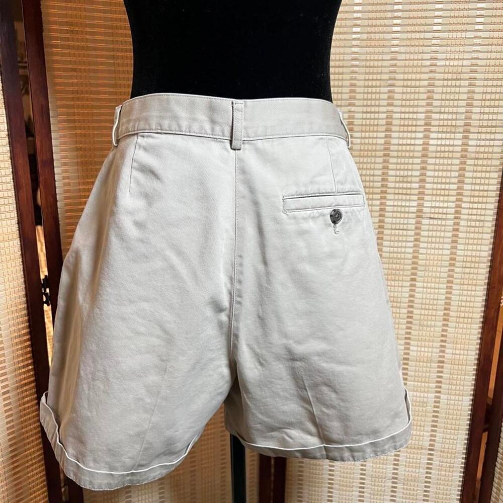 Vintage L.L. Bean High Waisted Pleated Cuffed Bermuda Shorts 10 - Picture 4 of 8